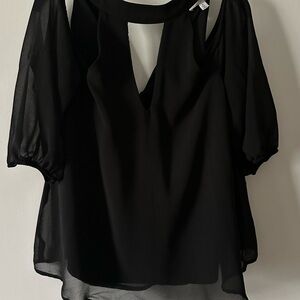 Soulmates Black Cold-Shoulder V-Neck Blouse